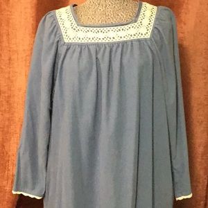 VERMONT COUNTRY STORE crocheted laced night gown